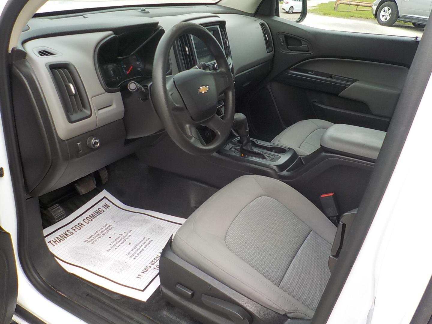 2018 White /Gray Chevrolet Colorado Work Truck Ext. Cab 2WD (1GCHSBEA6J1) with an 2.5L L4 DOHC 16V GAS engine, 6A transmission, located at 1617 W Church Street, Livingston, TX, 77351, (936) 327-3600, 30.710995, -94.951157 - Awesome little work truck! - Photo#8